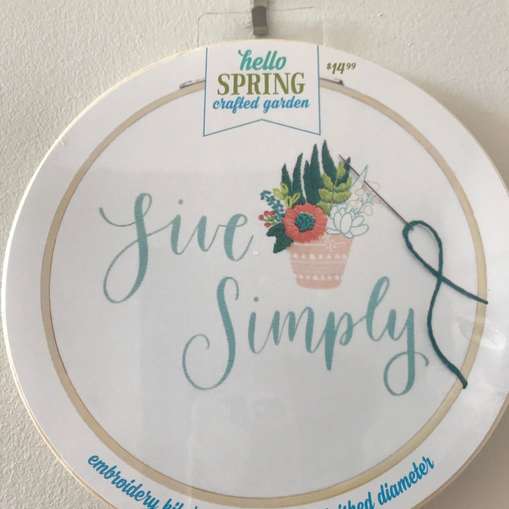 Live Simply Embroidery Kit - Picture 3 of 5
